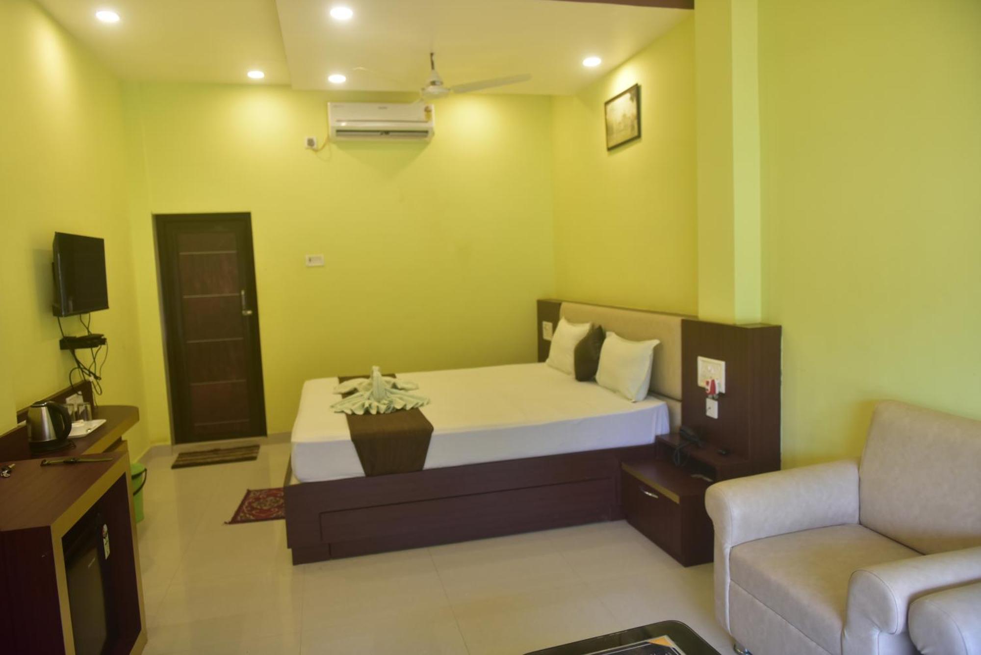 Golden View Resort And Restaurant Tajpur Extérieur photo